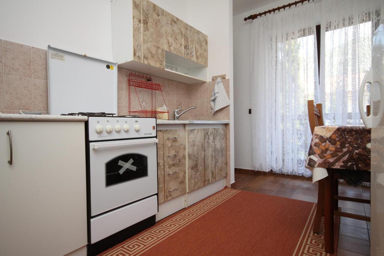 Apartments And Rooms By The Sea Starigrad, Paklenica - 6591 Zewnętrze zdjęcie