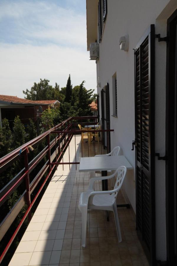 Apartments And Rooms By The Sea Starigrad, Paklenica - 6591 Zewnętrze zdjęcie