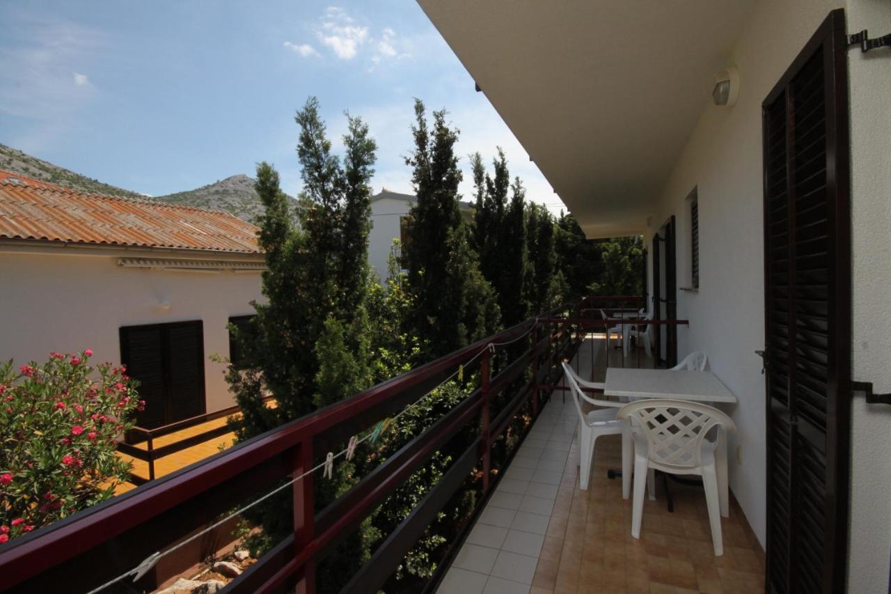 Apartments And Rooms By The Sea Starigrad, Paklenica - 6591 Zewnętrze zdjęcie