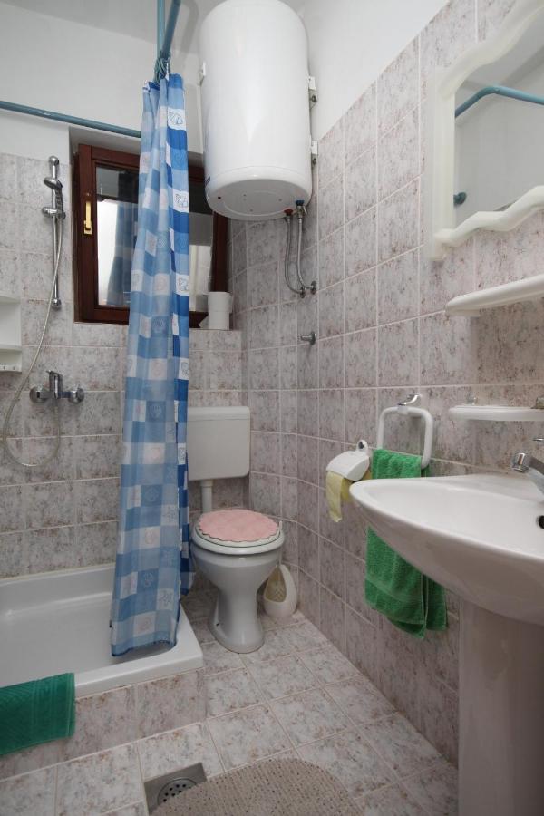 Apartments And Rooms By The Sea Starigrad, Paklenica - 6591 Zewnętrze zdjęcie