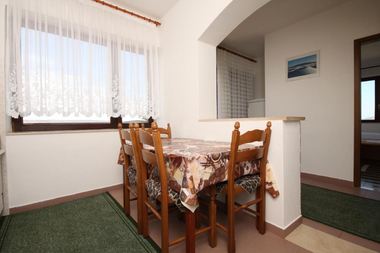 Apartments And Rooms By The Sea Starigrad, Paklenica - 6591 Zewnętrze zdjęcie