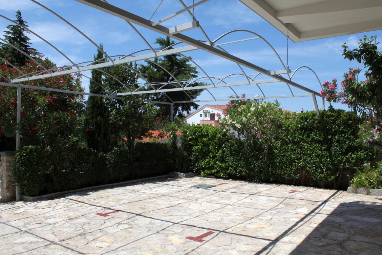 Apartments And Rooms By The Sea Starigrad, Paklenica - 6591 Zewnętrze zdjęcie