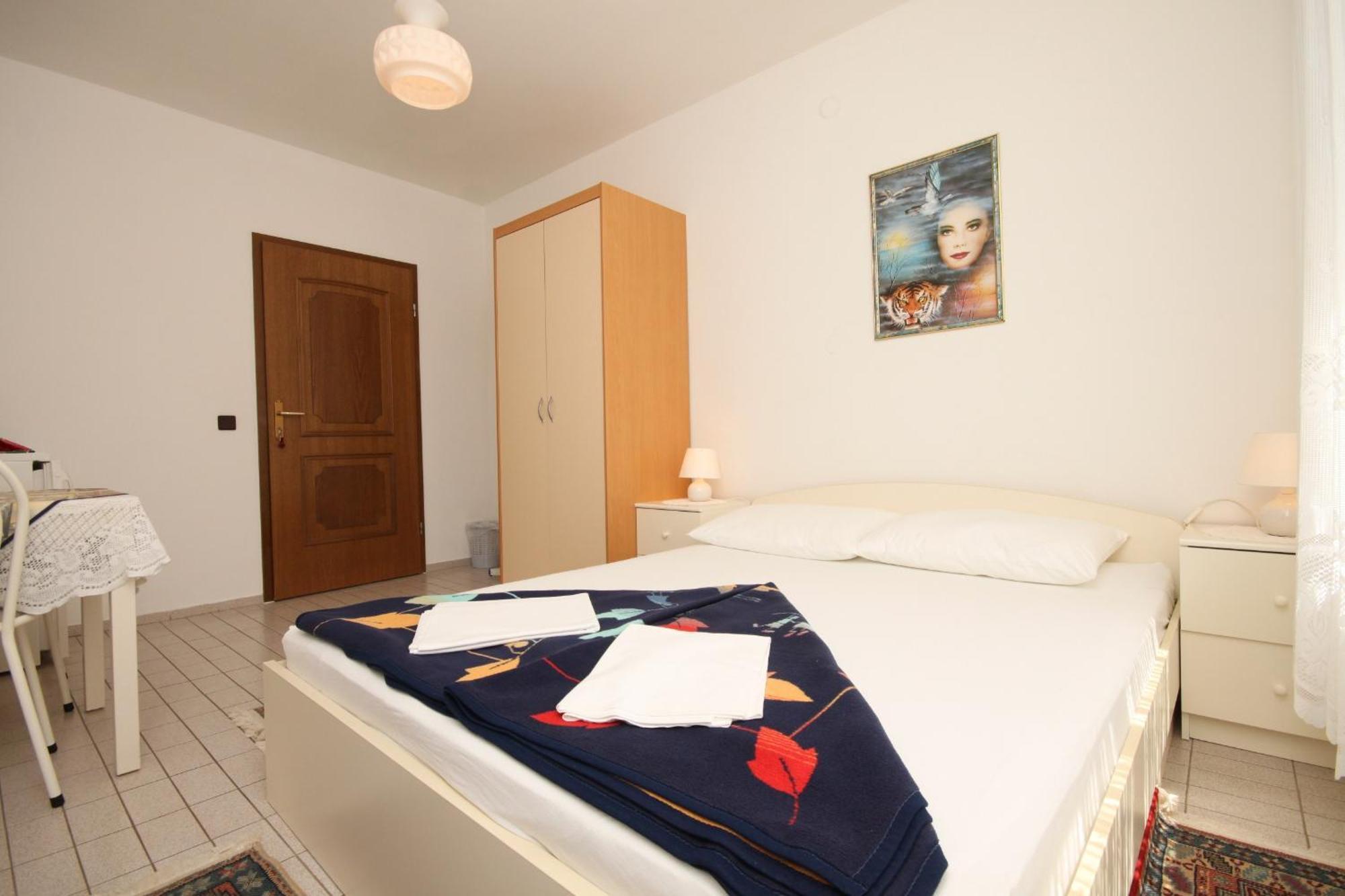 Apartments And Rooms By The Sea Starigrad, Paklenica - 6591 Pokój zdjęcie