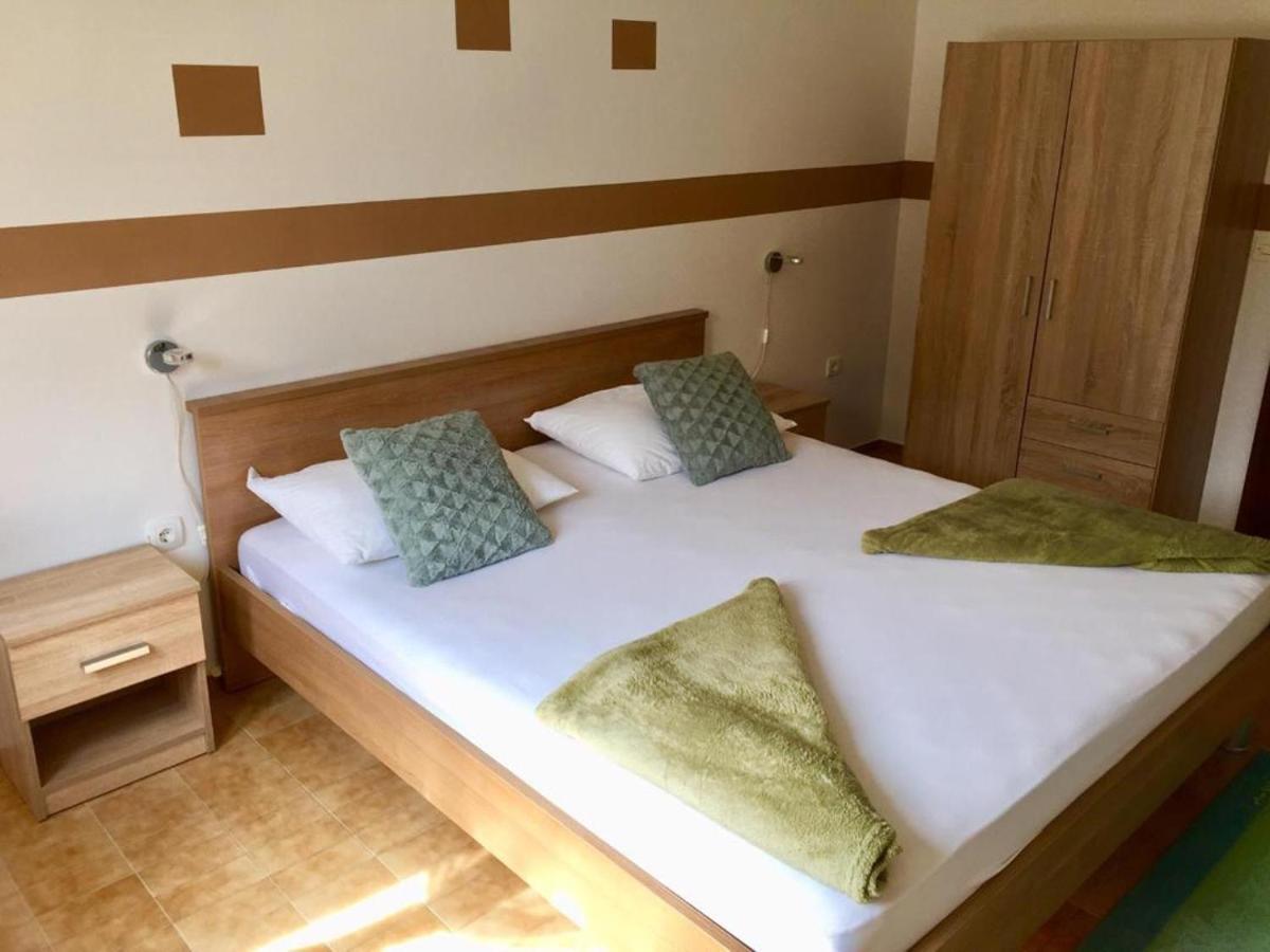 Apartments And Rooms By The Sea Starigrad, Paklenica - 6591 Pokój zdjęcie